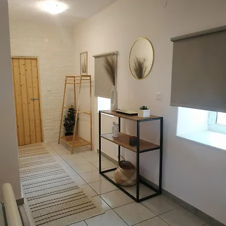 Maison Jolie Апартаменты *