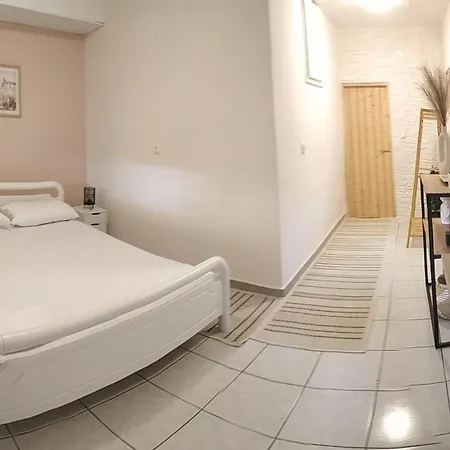 Maison Jolie Apartment Vlachopoulatika