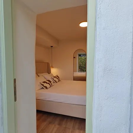 Maison Jolie Апартаменты *